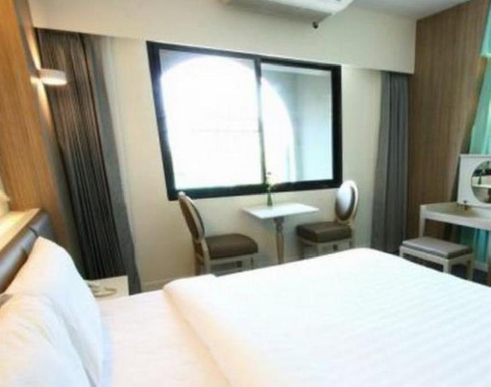 Hotel Papa Bangkok Siriraj Eksteriør bilde