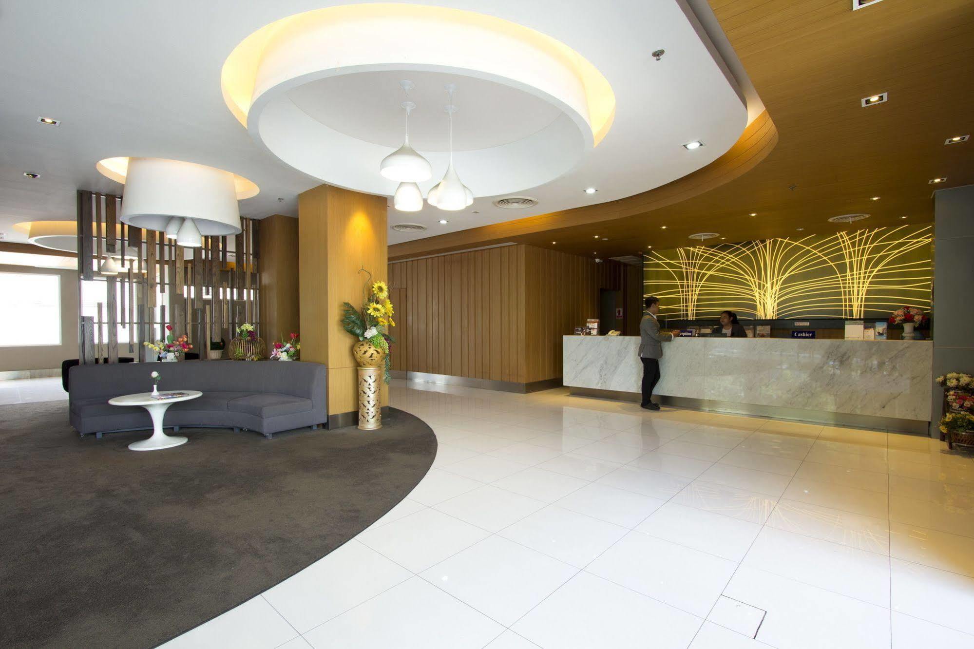 Hotel Papa Bangkok Siriraj Eksteriør bilde